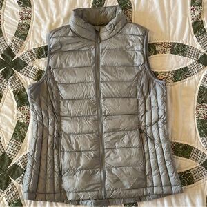 32 Degrees Women's Gray Quilted Down Vest Size Large